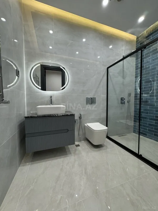 Satılır 6 otaqlı həyət evi 340 m²