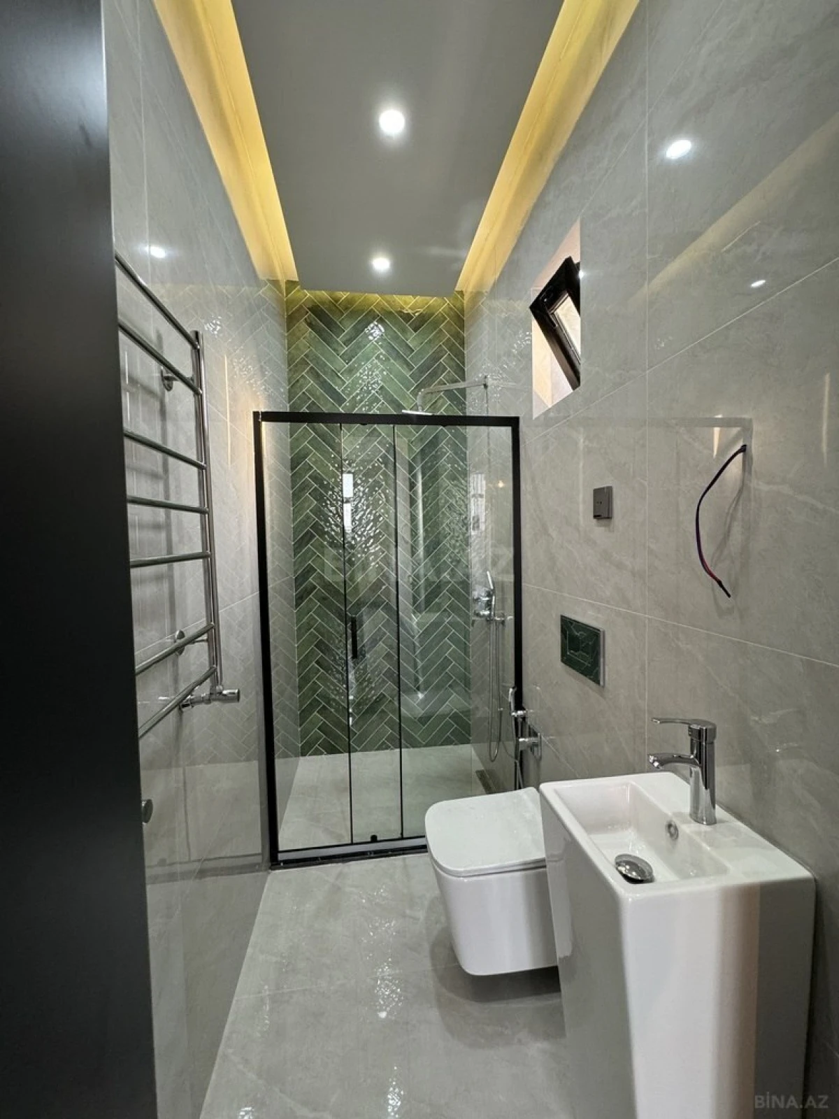 Satılır 6 otaqlı həyət evi 340 m²