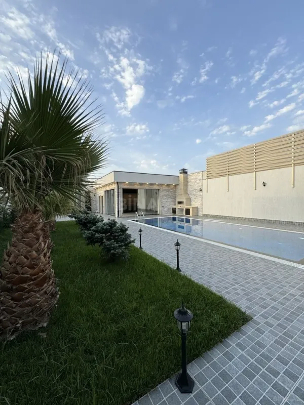 Satılır 6 otaqlı həyət evi 340 m²