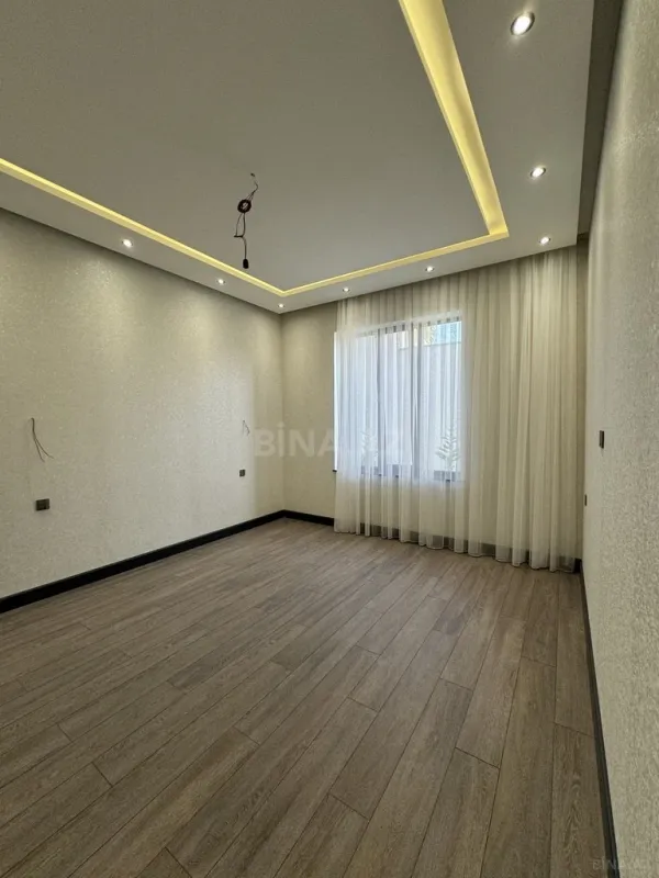 Satılır 6 otaqlı həyət evi 340 m²