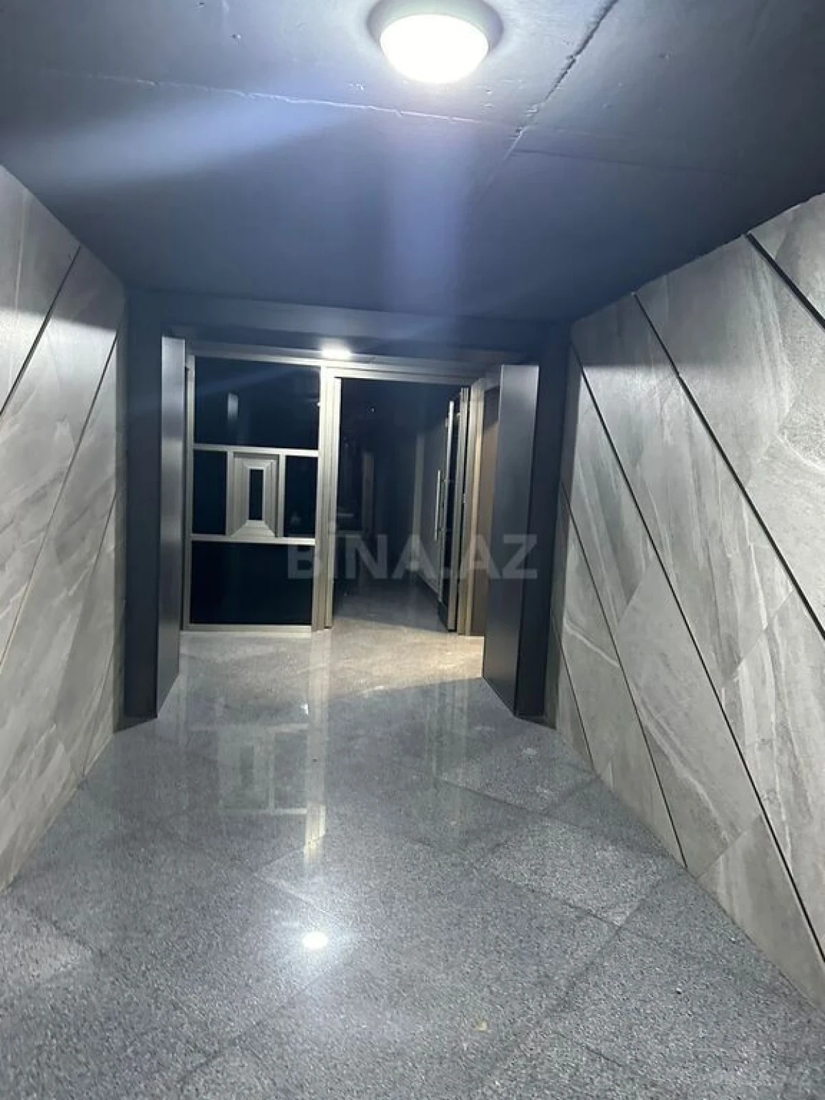 Satılır 2 otaqlı mənzil 70 m²