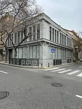 Kirayə verilir obyekt 900 m²