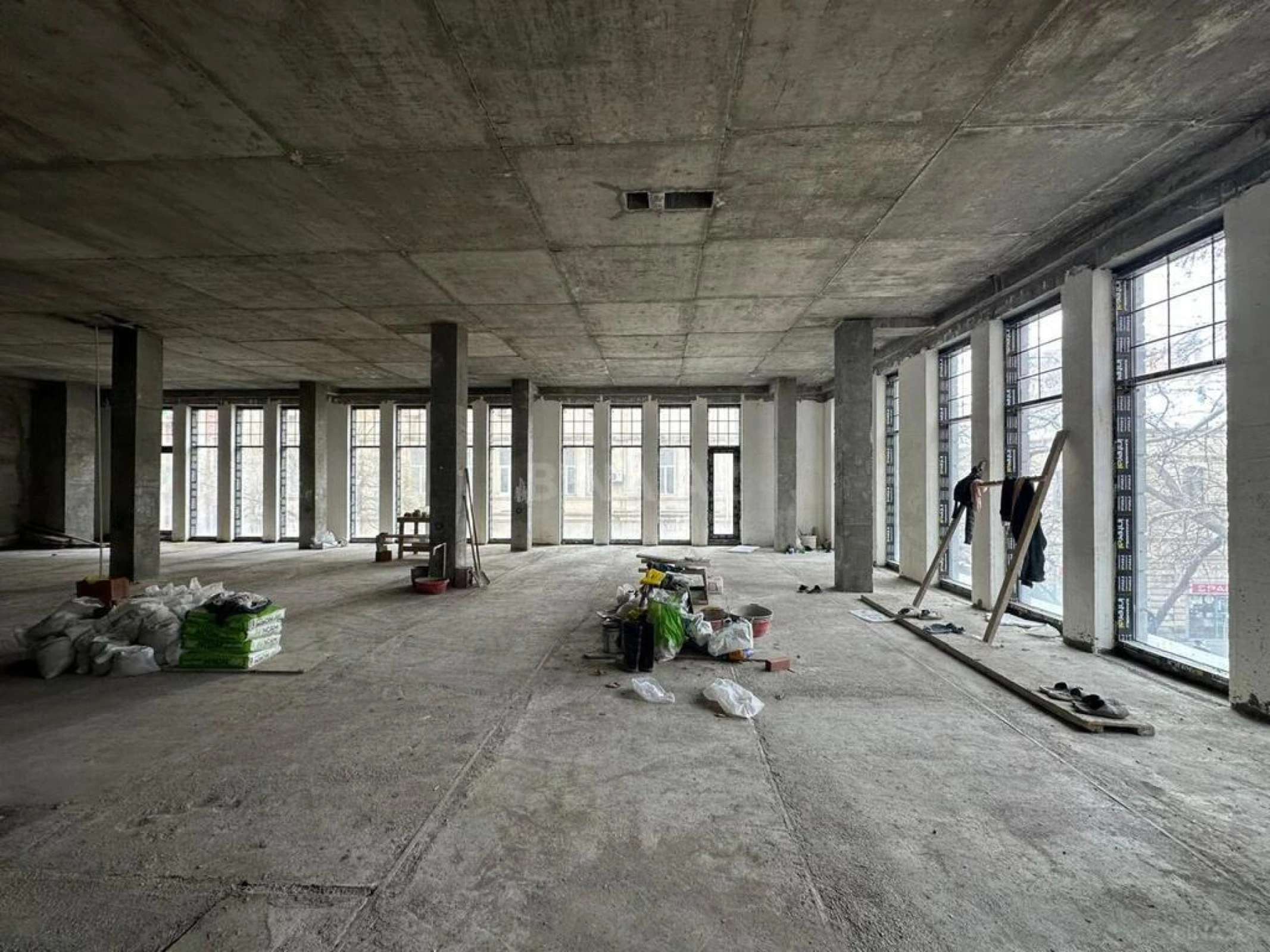 Kirayə verilir obyekt 900 m²