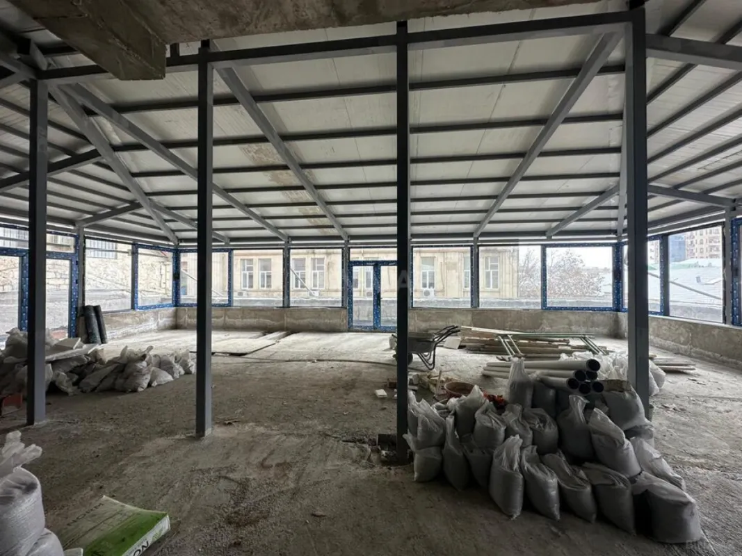 Kirayə verilir obyekt 900 m²