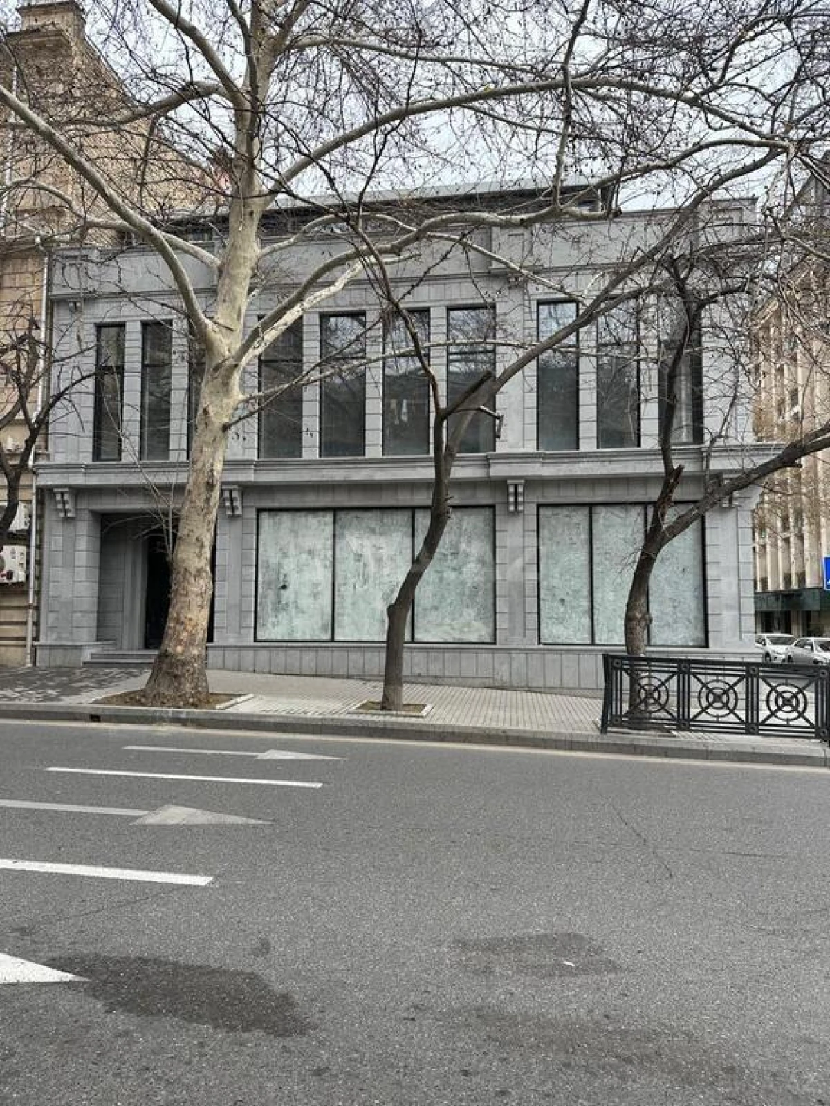 Kirayə verilir obyekt 900 m²