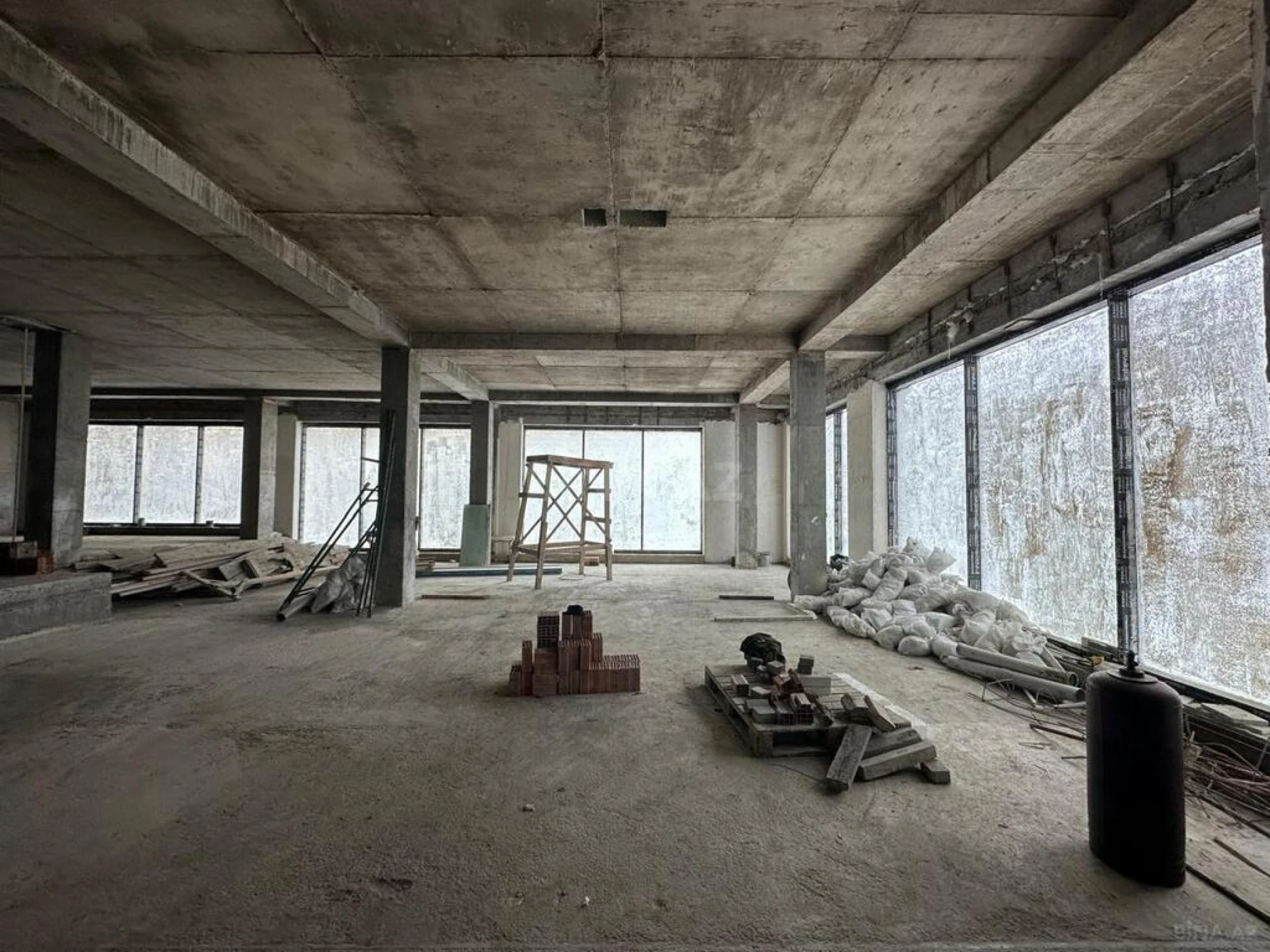 Kirayə verilir obyekt 900 m²