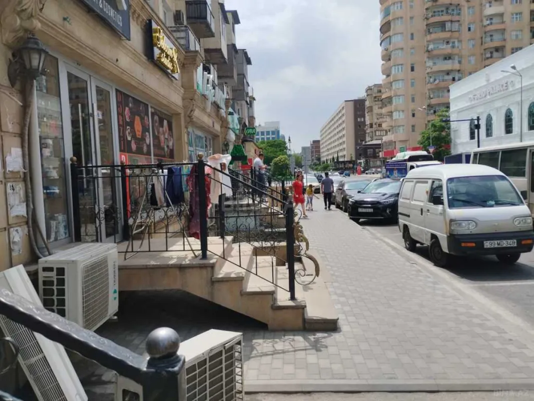 Satılır obyekt 138 m²