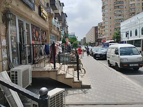 Satılır obyekt 138 m²