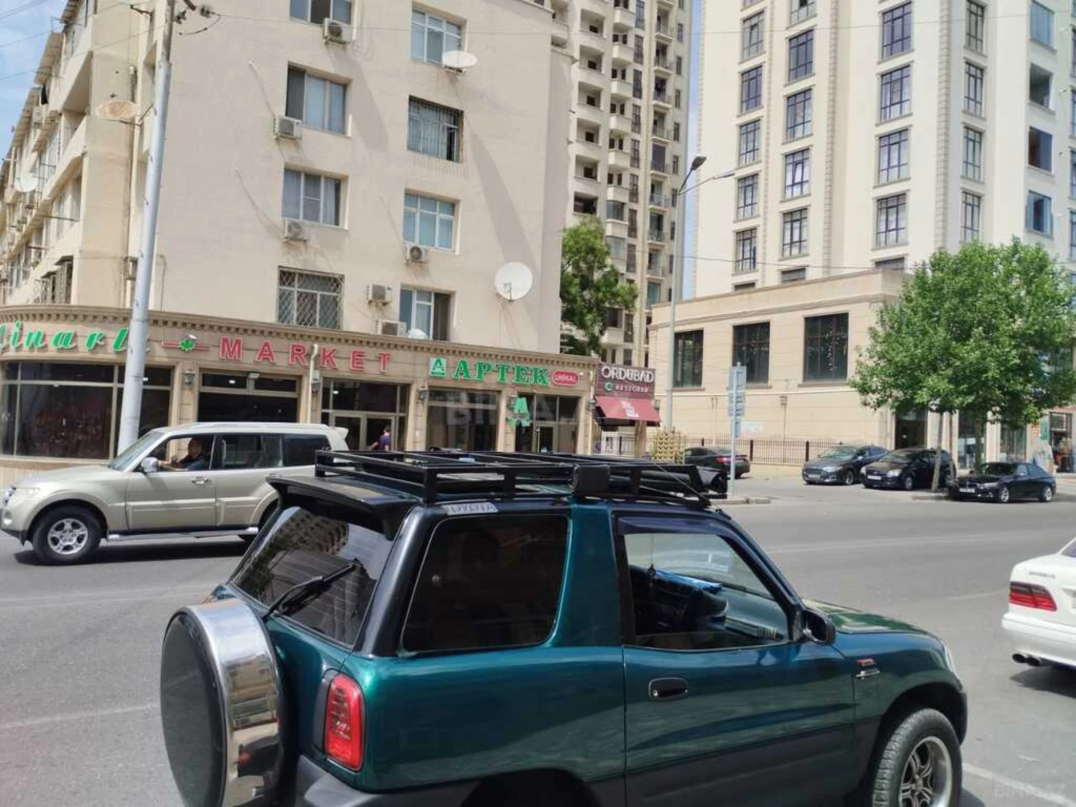 Satılır obyekt 138 m²