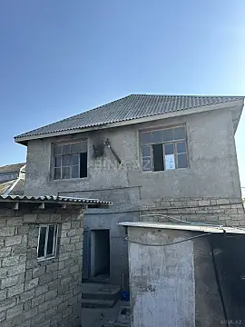Satılır 9 otaqlı həyət evi 200 m²