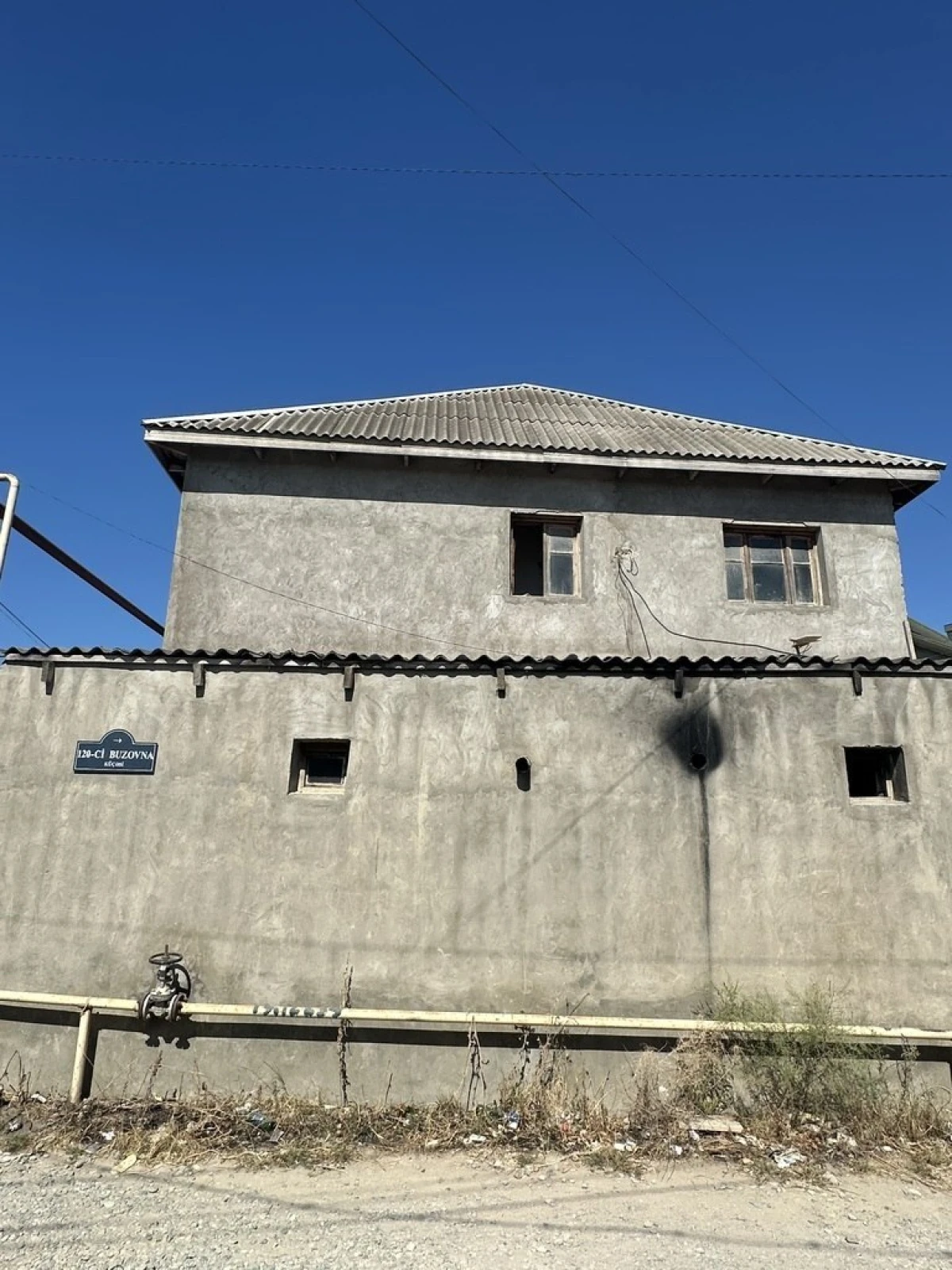 Satılır 9 otaqlı həyət evi 200 m²