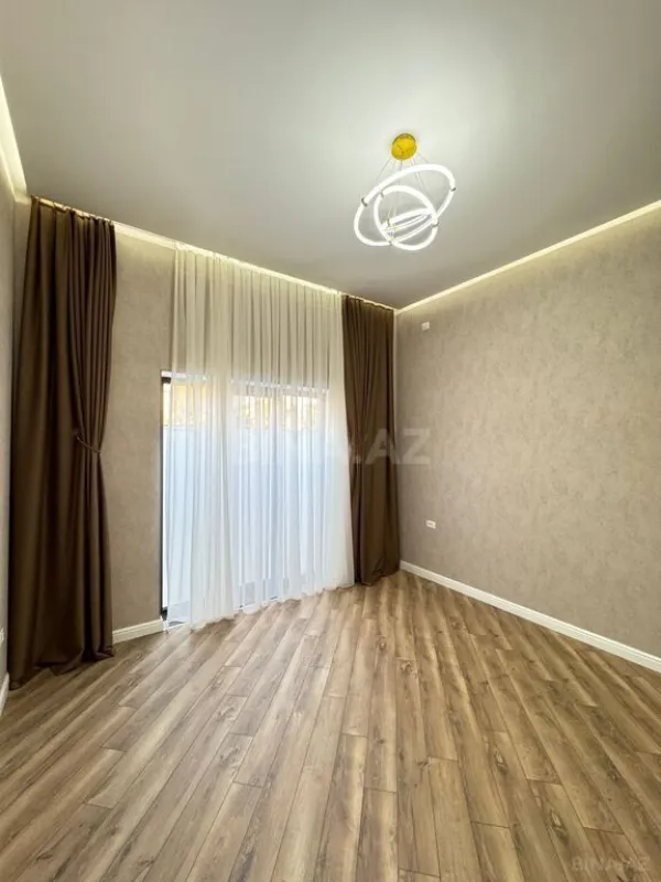 Satılır 5 otaqlı həyət evi 220 m²