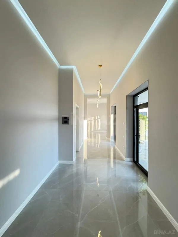 Satılır 5 otaqlı həyət evi 220 m²