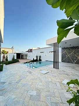 Satılır 5 otaqlı həyət evi 220 m²