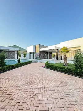 Satılır 5 otaqlı həyət evi 220 m²