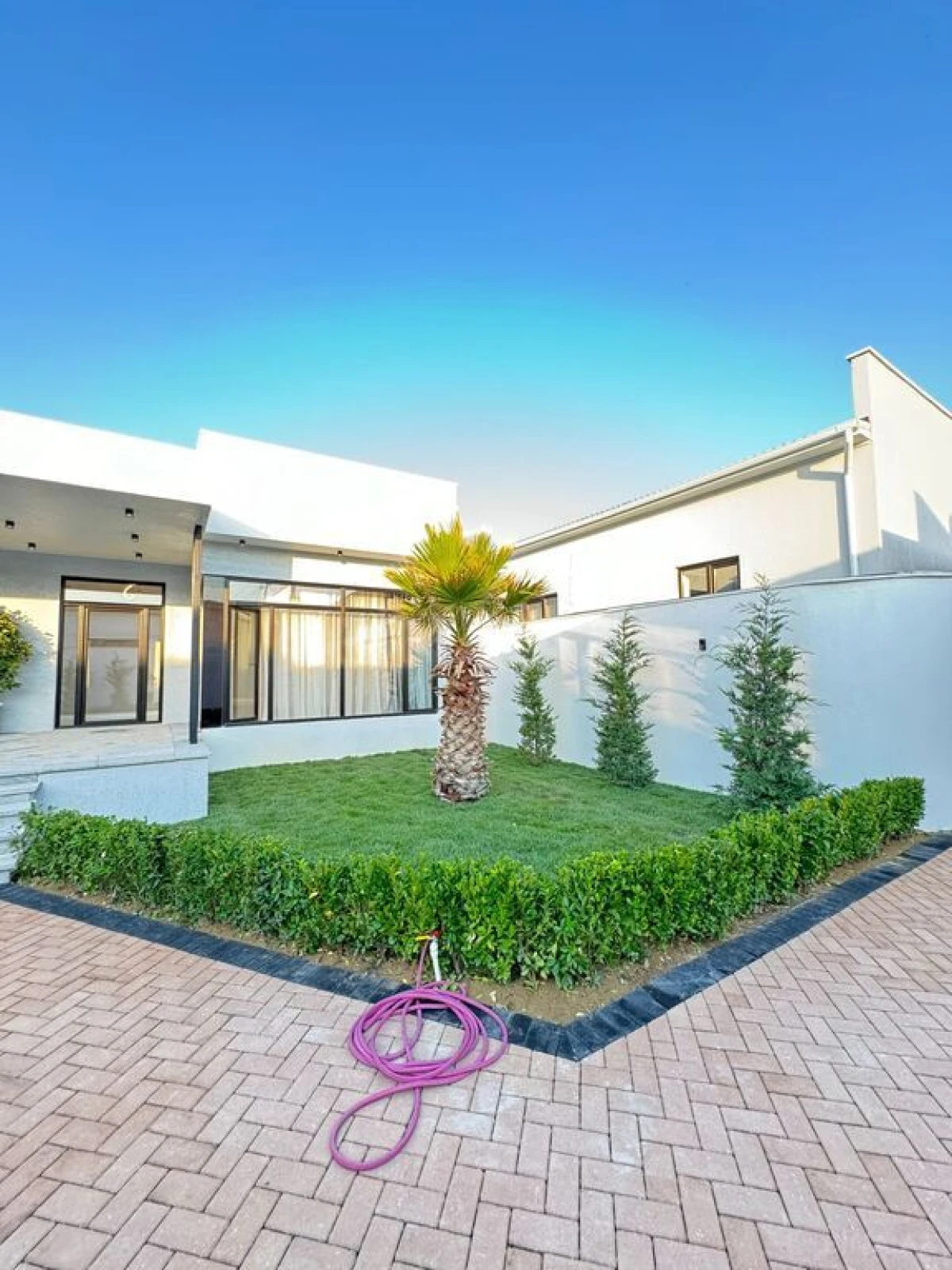 Satılır 5 otaqlı həyət evi 220 m²