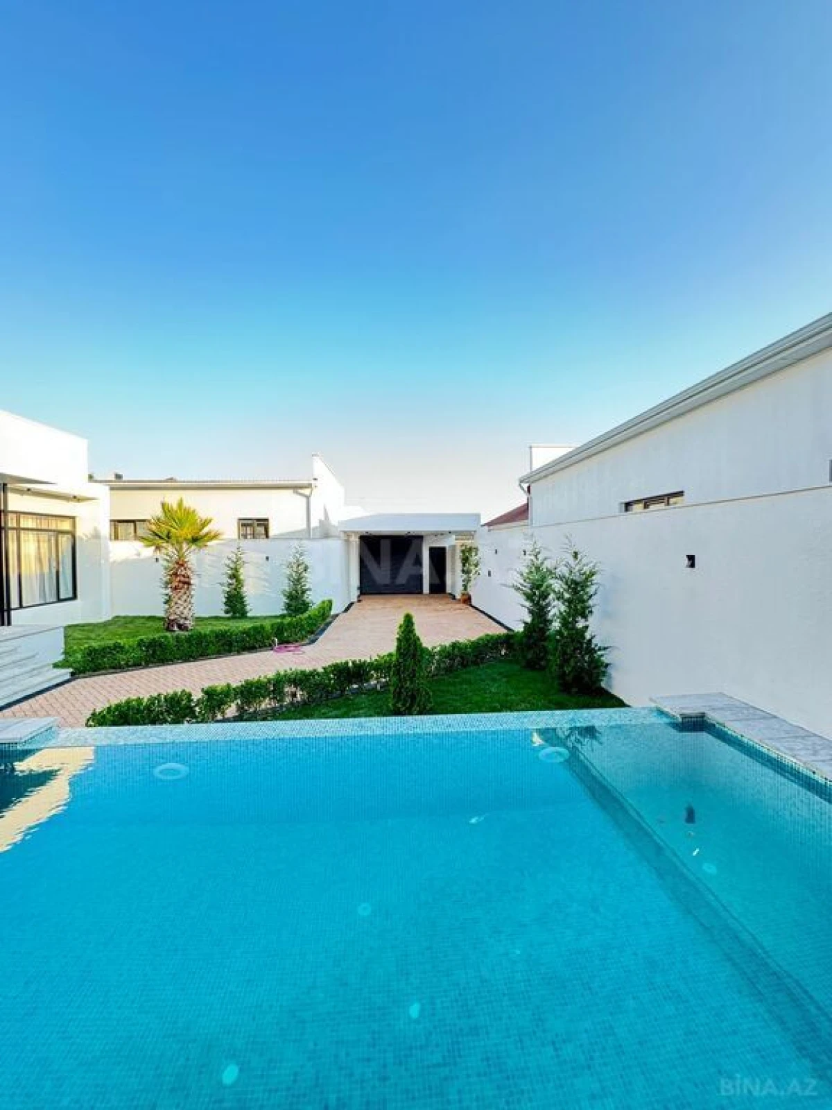 Satılır 5 otaqlı həyət evi 220 m²