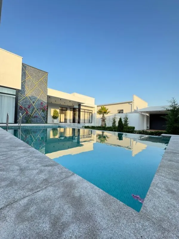 Satılır 5 otaqlı həyət evi 220 m²