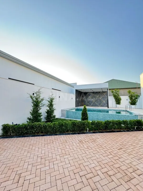 Satılır 5 otaqlı həyət evi 220 m²