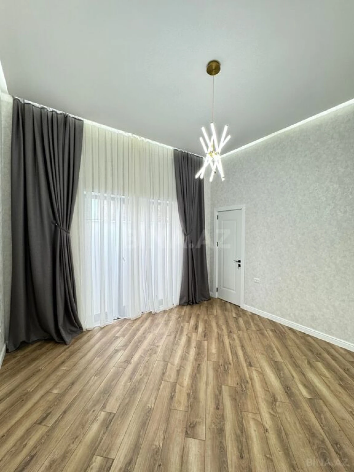 Satılır 5 otaqlı həyət evi 220 m²