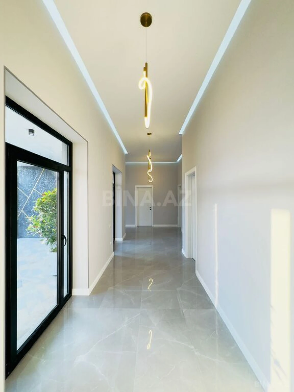 Satılır 5 otaqlı həyət evi 220 m²
