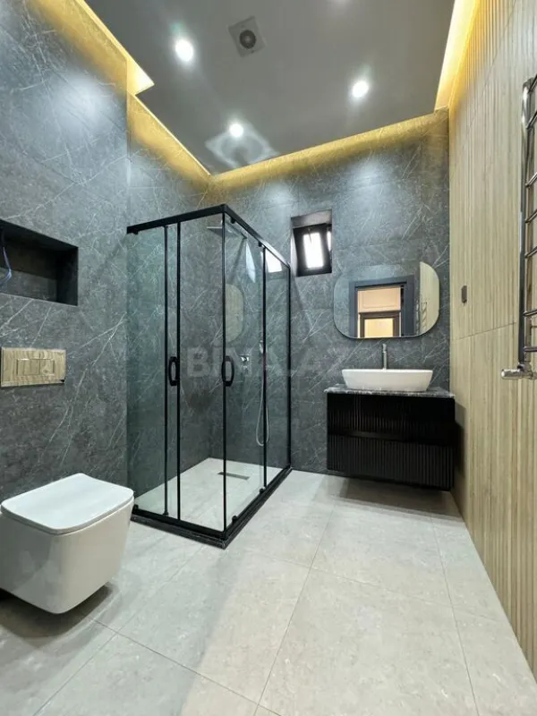 Satılır 6 otaqlı həyət evi 400 m²