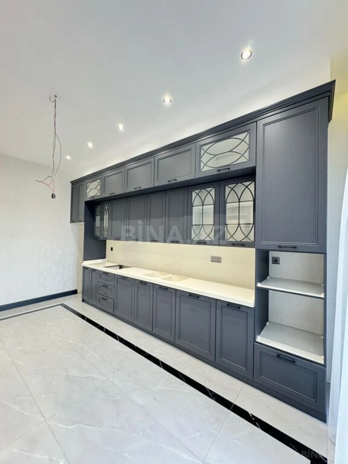 Satılır 6 otaqlı həyət evi 400 m²