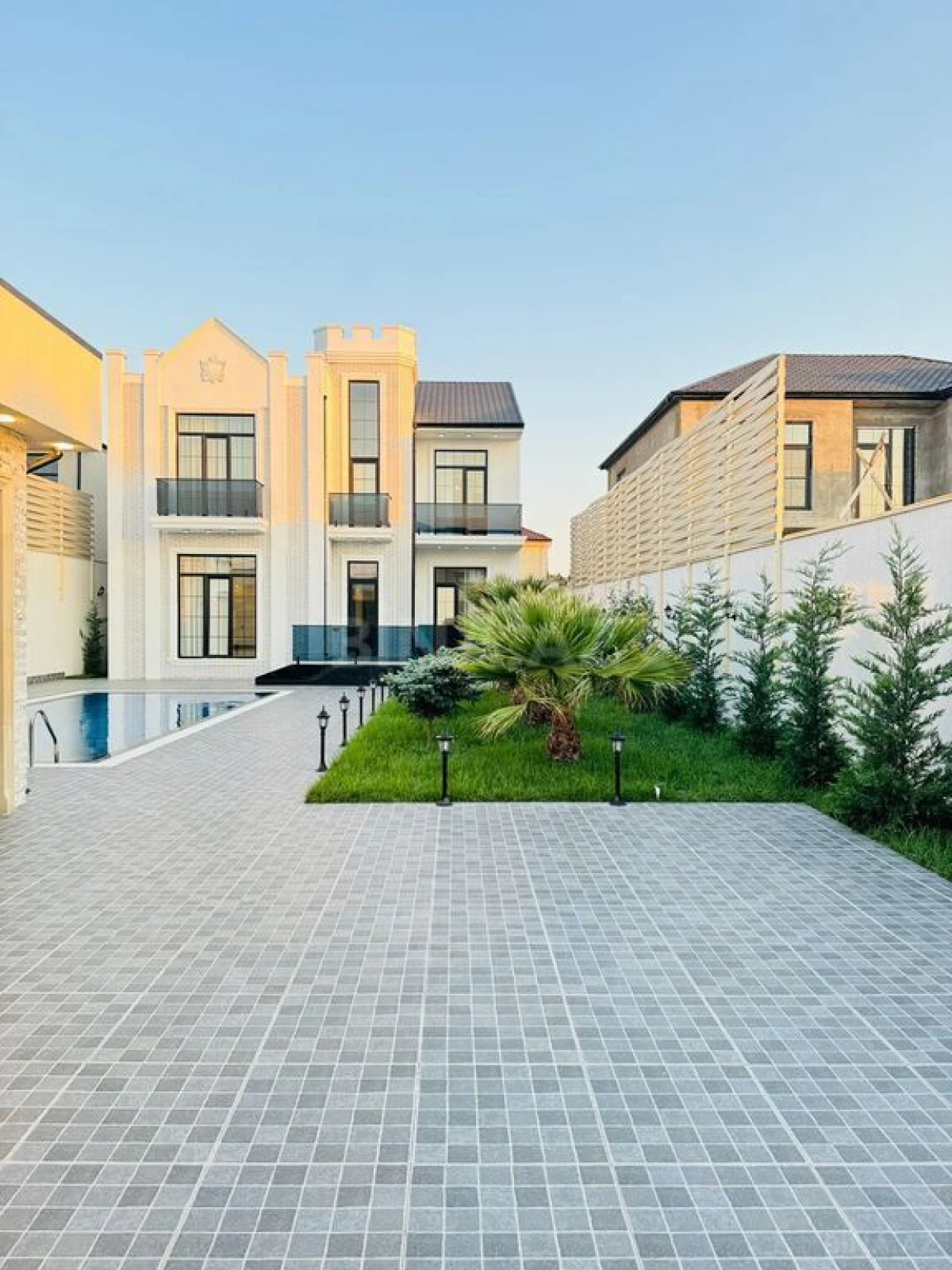 Satılır 6 otaqlı həyət evi 400 m²