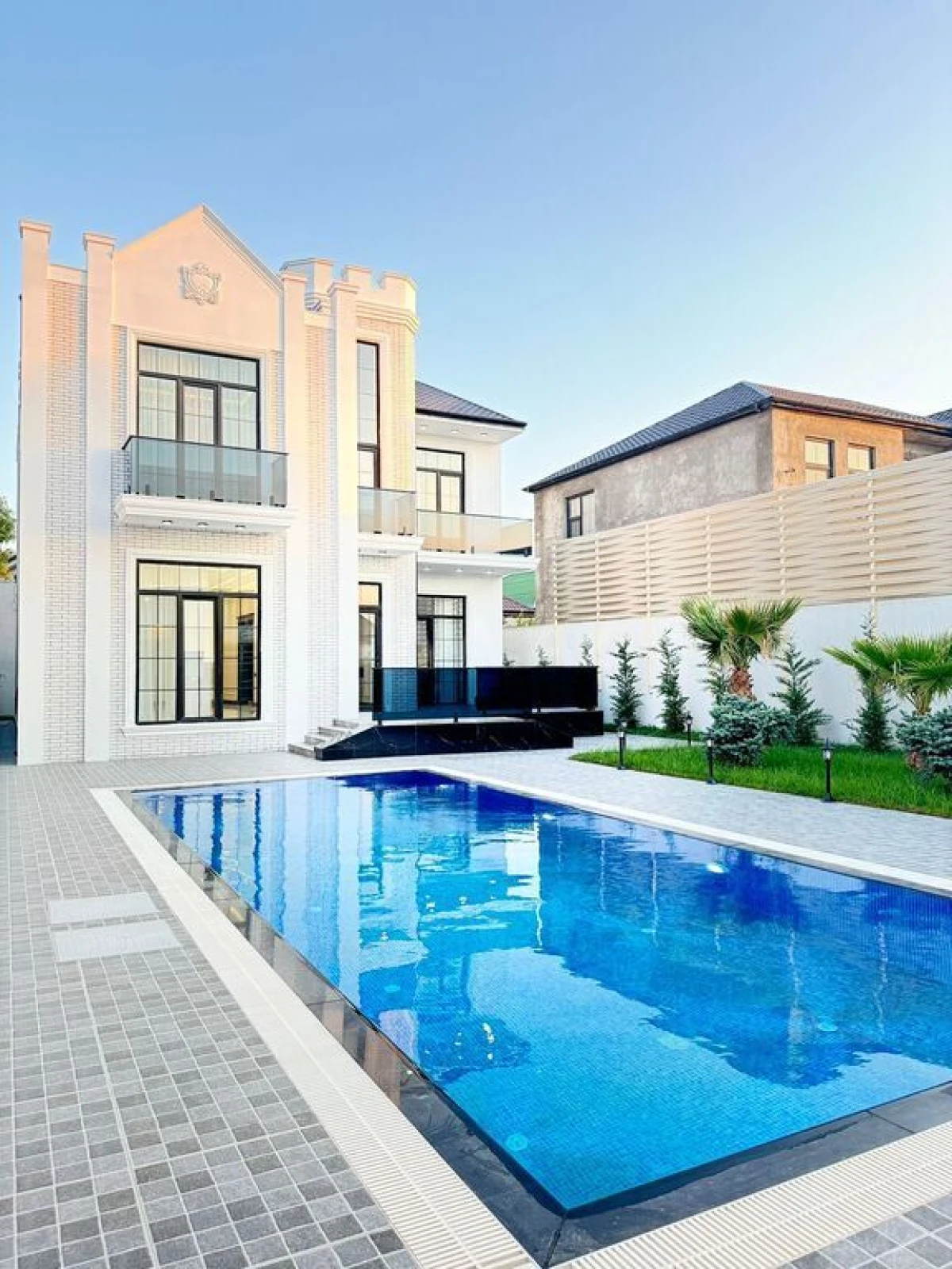 Satılır 6 otaqlı həyət evi 400 m²