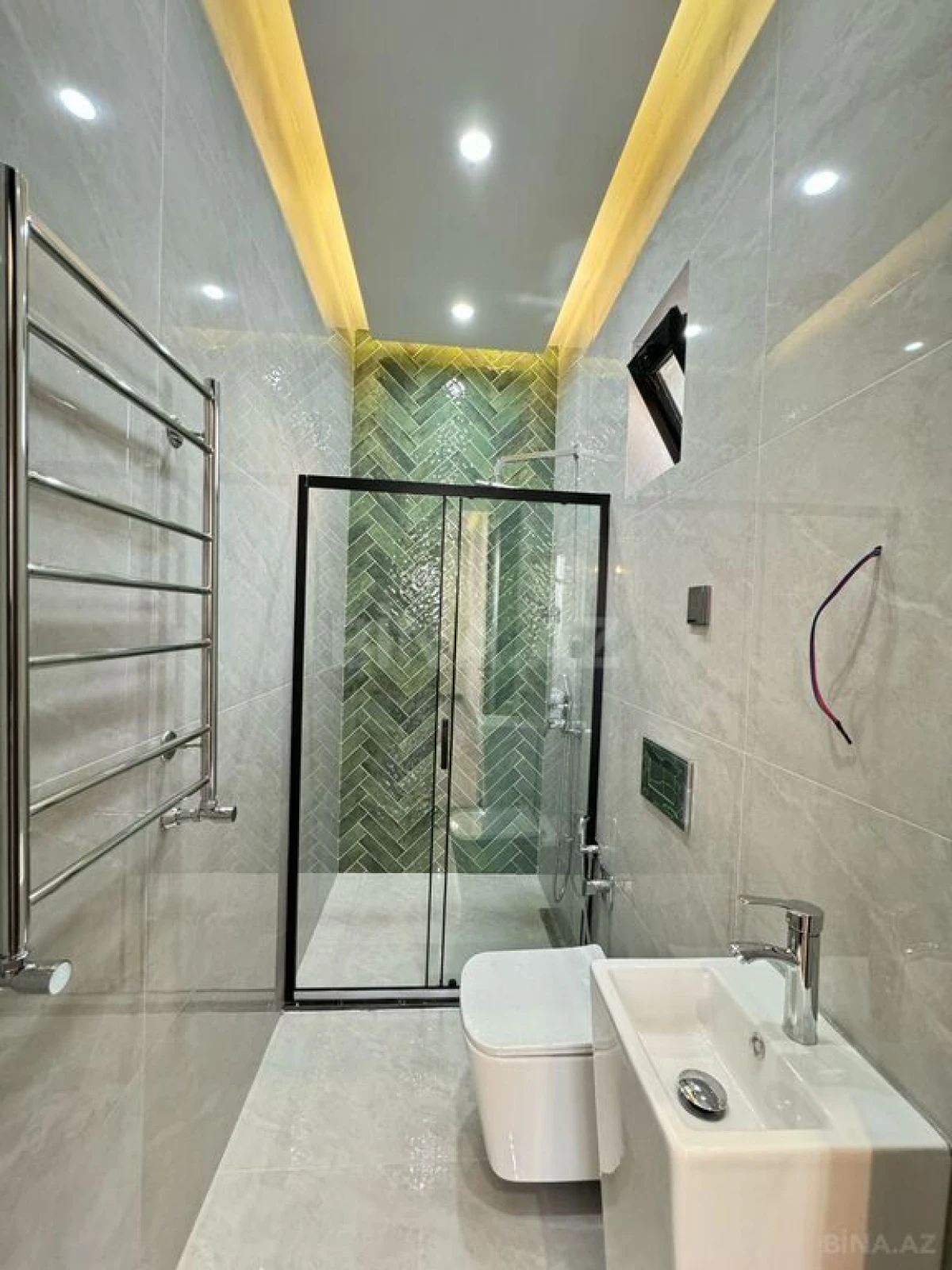 Satılır 6 otaqlı həyət evi 400 m²