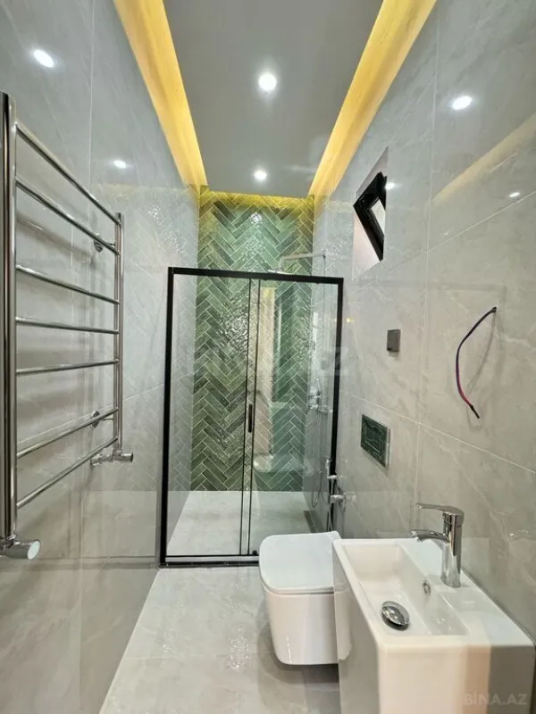 Satılır 6 otaqlı həyət evi 400 m²