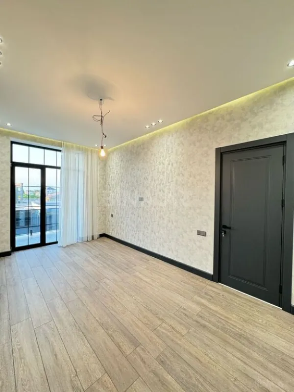 Satılır 6 otaqlı həyət evi 400 m²
