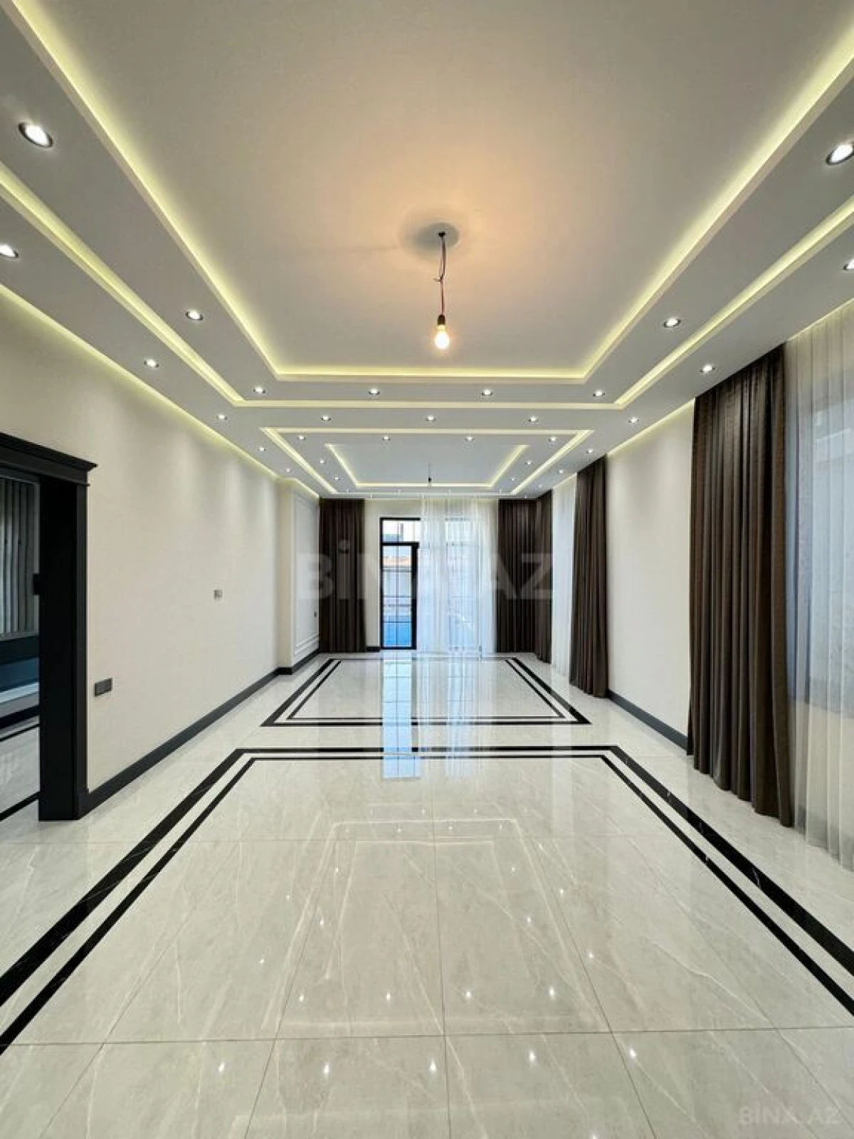 Satılır 6 otaqlı həyət evi 400 m²