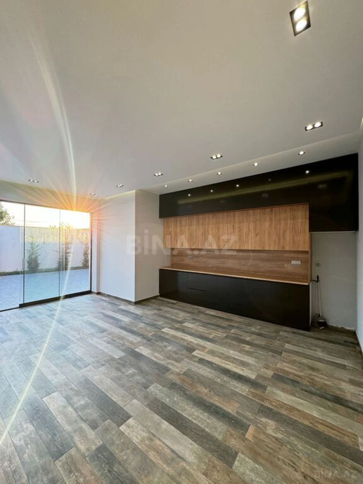 Satılır 6 otaqlı həyət evi 400 m²