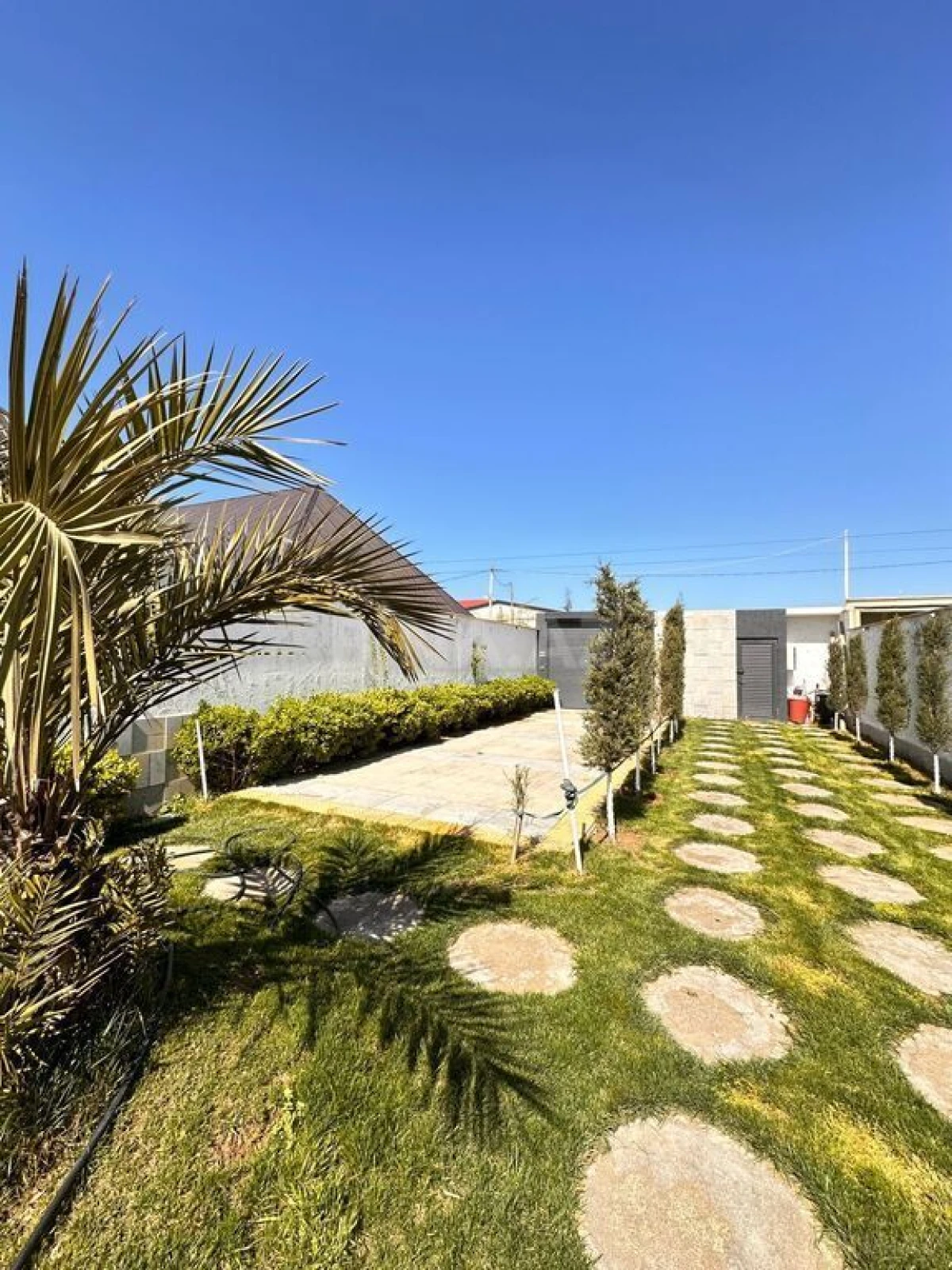 Kirayə verilir 4 otaqlı həyət evi 250 m²