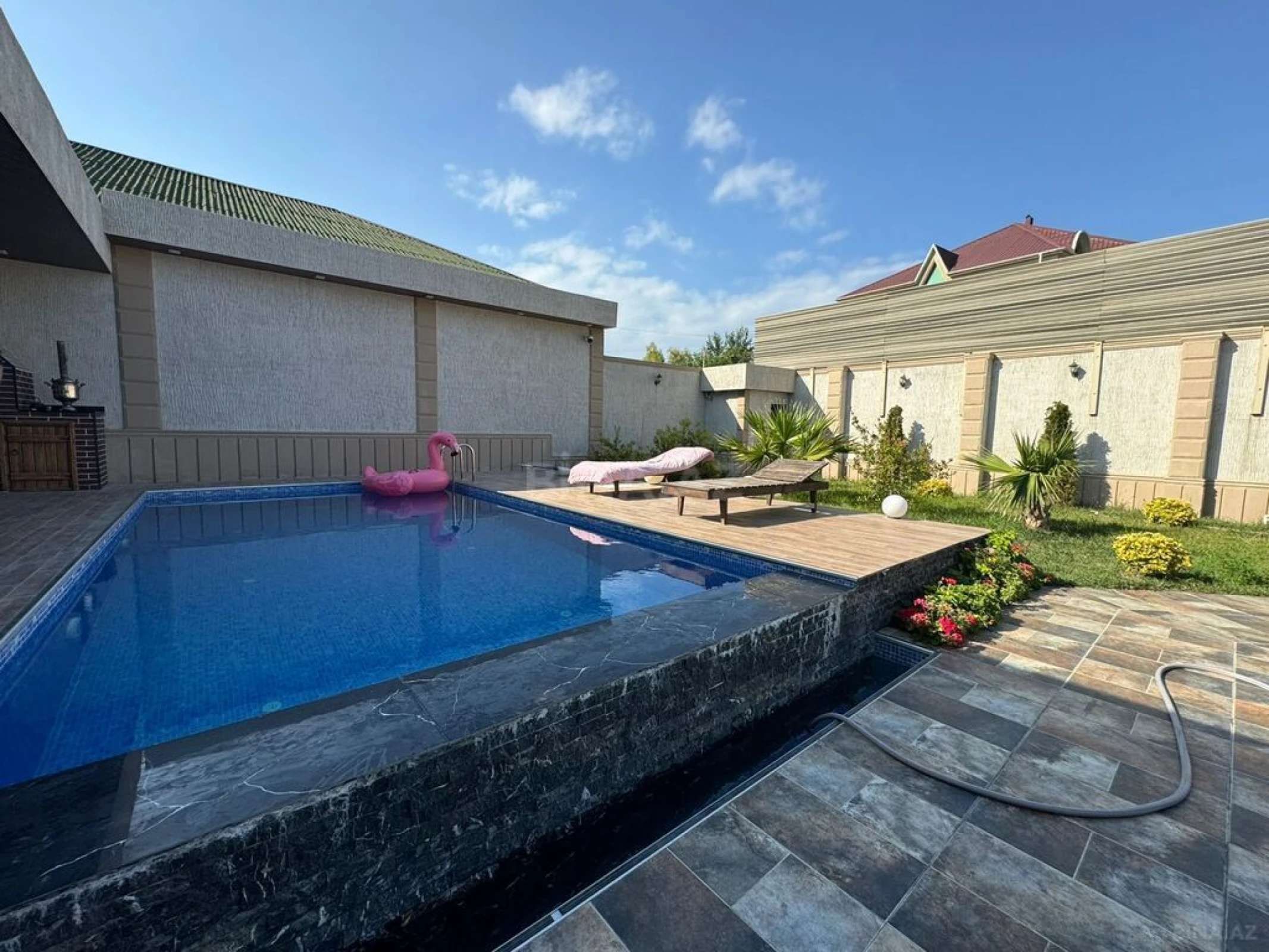 Kirayə verilir 5 otaqlı həyət evi 300 m²