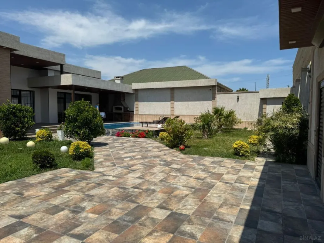 Kirayə verilir 5 otaqlı həyət evi 300 m²