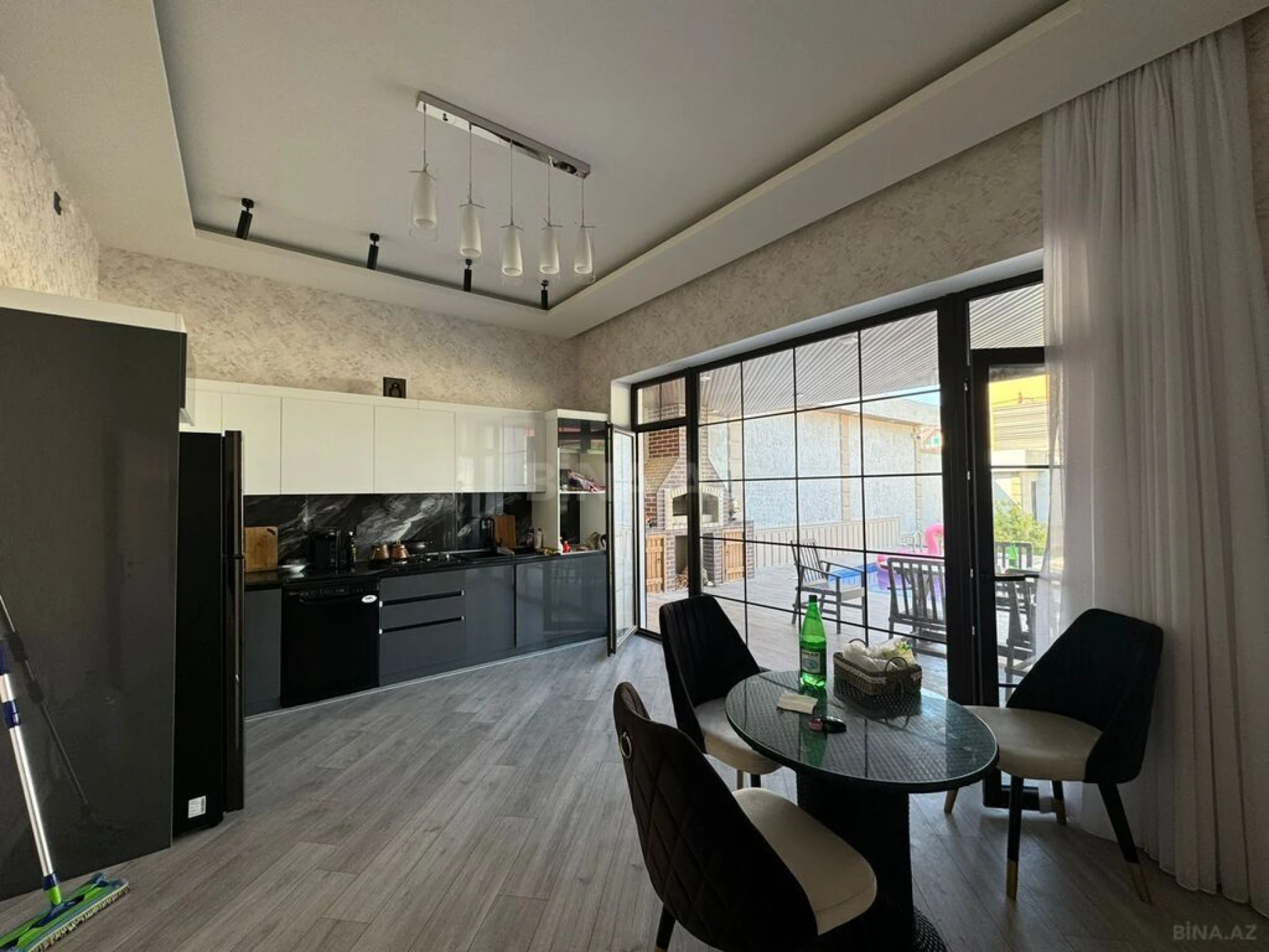 Kirayə verilir 5 otaqlı həyət evi 300 m²