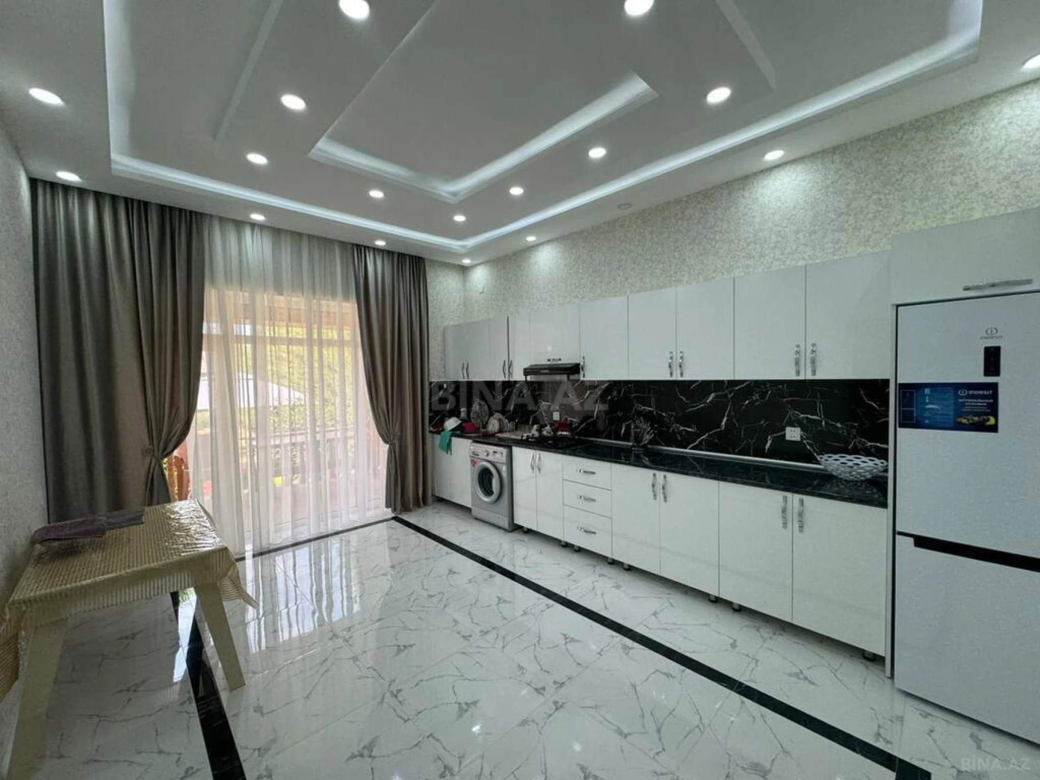 Kirayə verilir 4 otaqlı həyət evi 280 m²