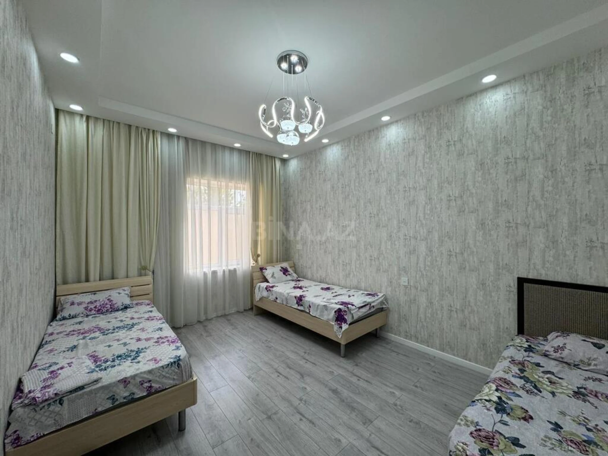 Kirayə verilir 4 otaqlı həyət evi 280 m²