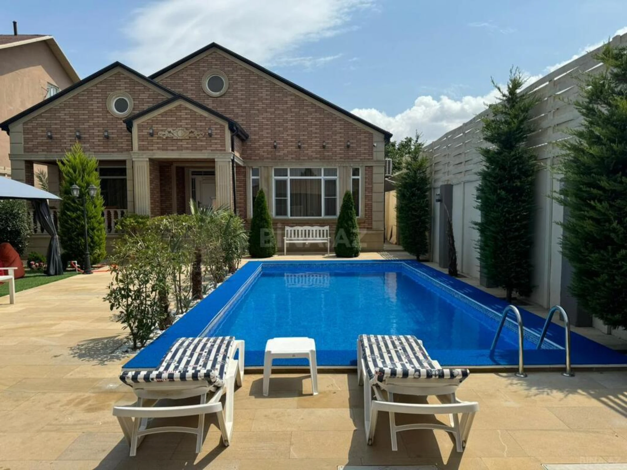 Kirayə verilir 4 otaqlı həyət evi 280 m²