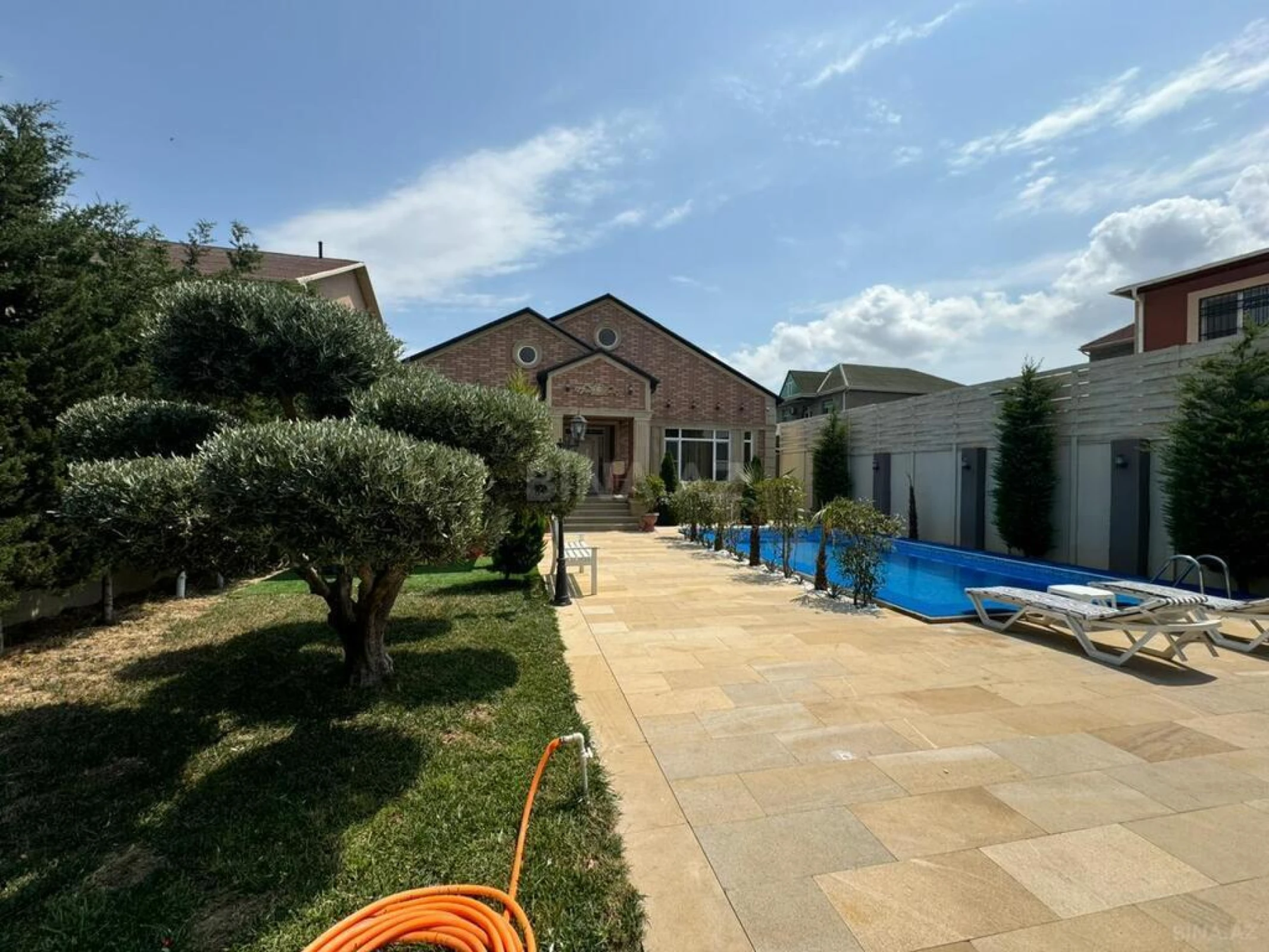 Kirayə verilir 4 otaqlı həyət evi 280 m²