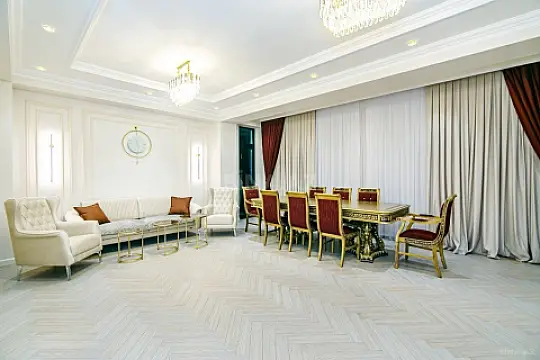 Kirayə verilir 4 otaqlı mənzil 180 m²