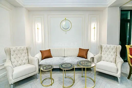 Kirayə verilir 4 otaqlı mənzil 180 m²