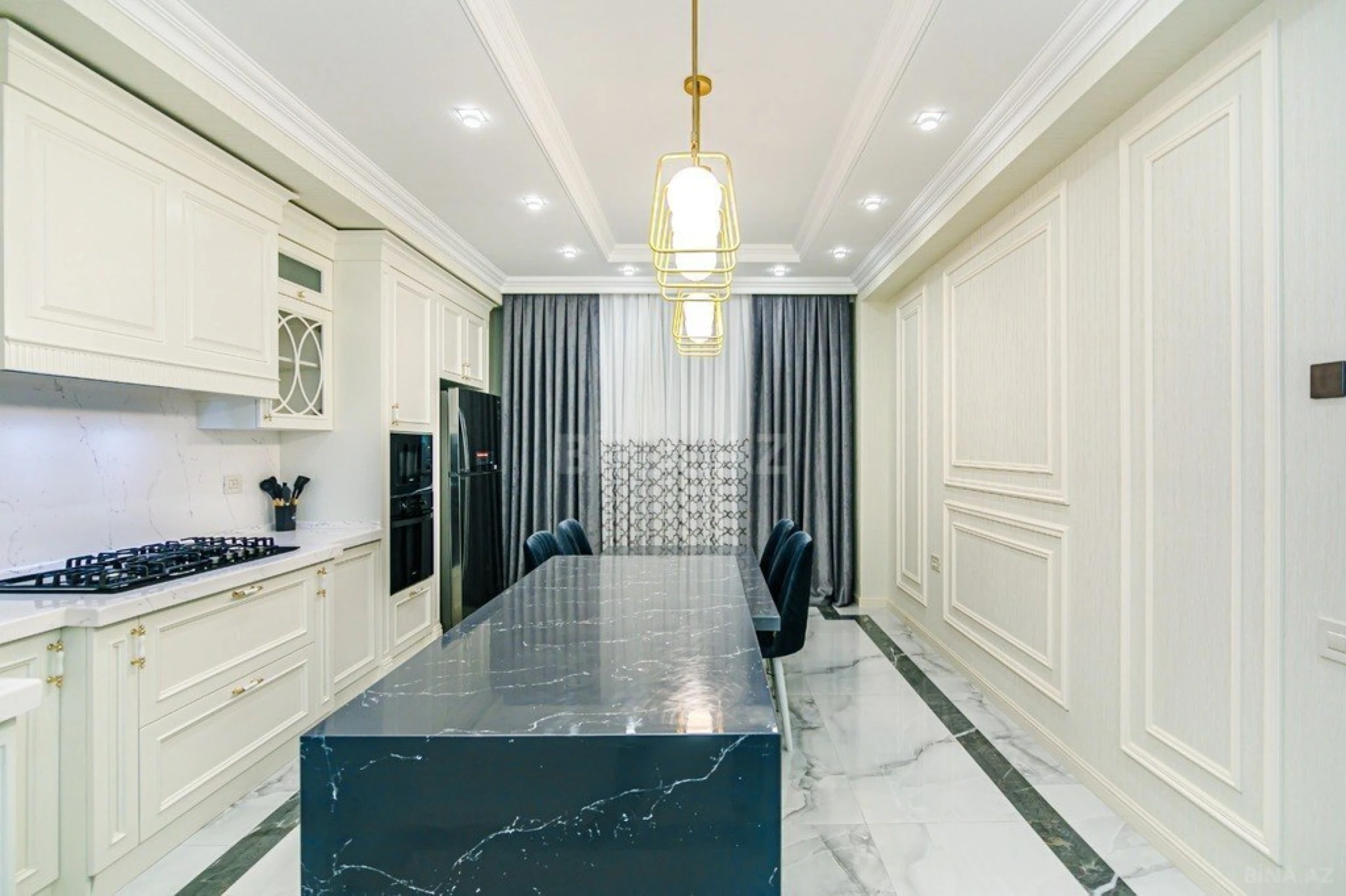 Kirayə verilir 4 otaqlı mənzil 180 m²