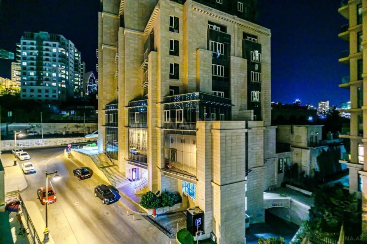 Kirayə verilir 4 otaqlı mənzil 180 m²