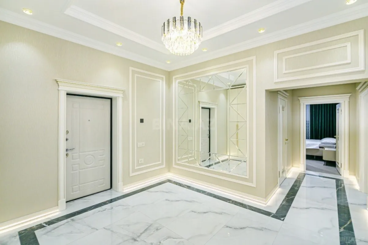 Kirayə verilir 4 otaqlı mənzil 180 m²