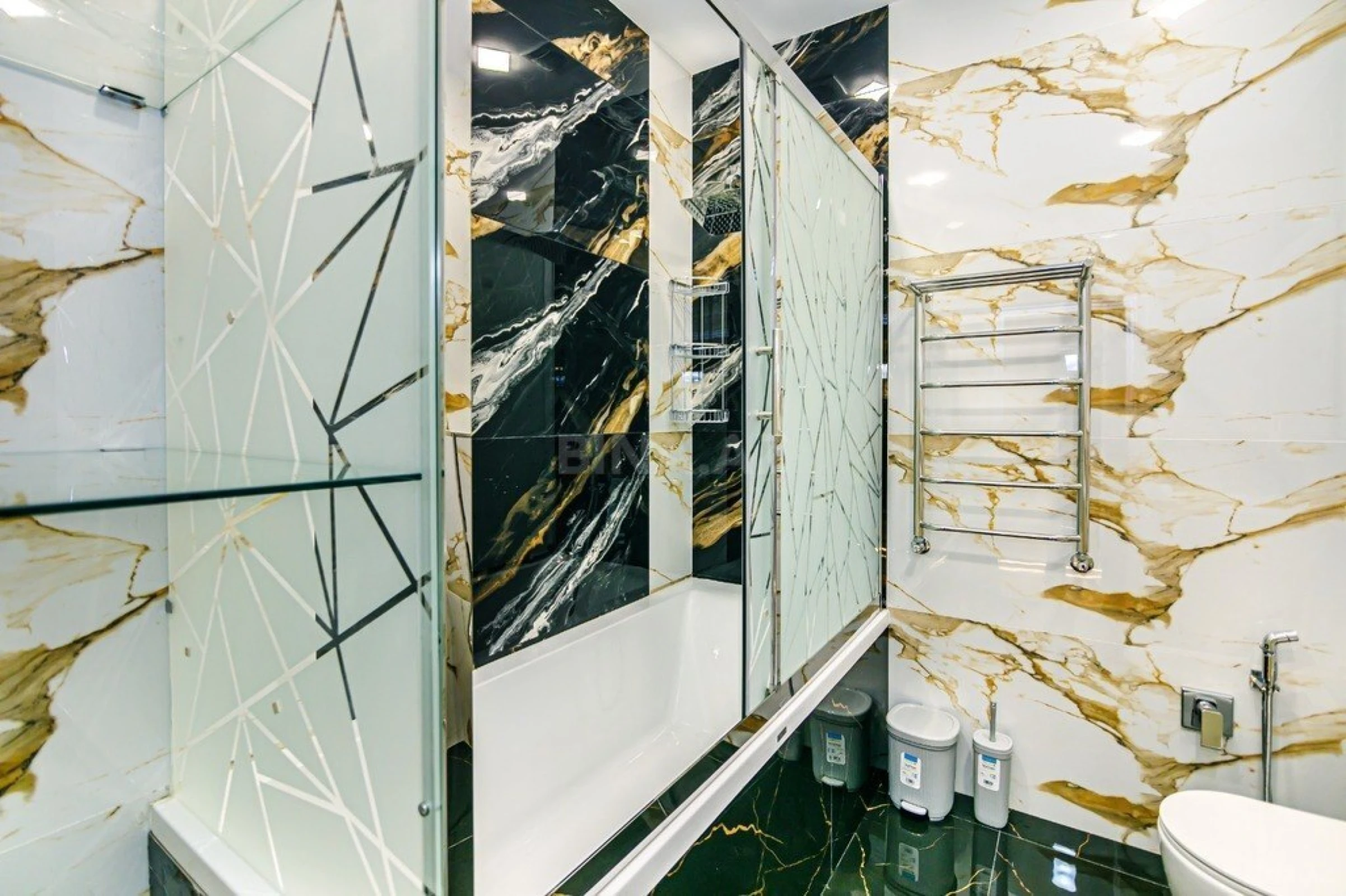 Kirayə verilir 4 otaqlı mənzil 180 m²