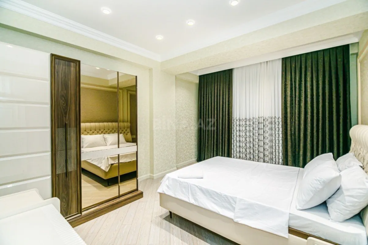 Kirayə verilir 4 otaqlı mənzil 180 m²