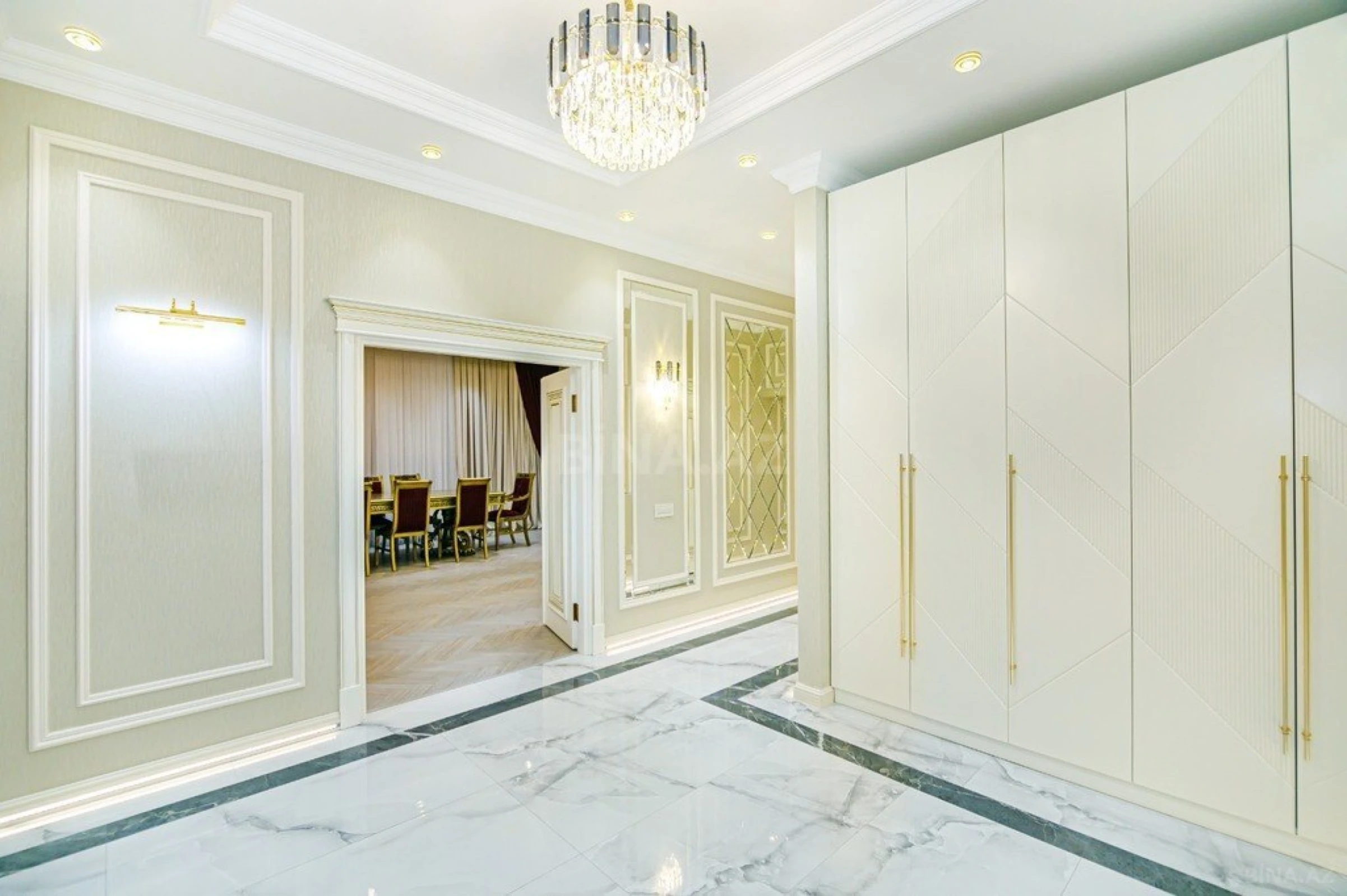 Kirayə verilir 4 otaqlı mənzil 180 m²